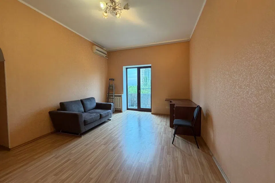 Продаётся 2-комнатная квартира, 60 м²