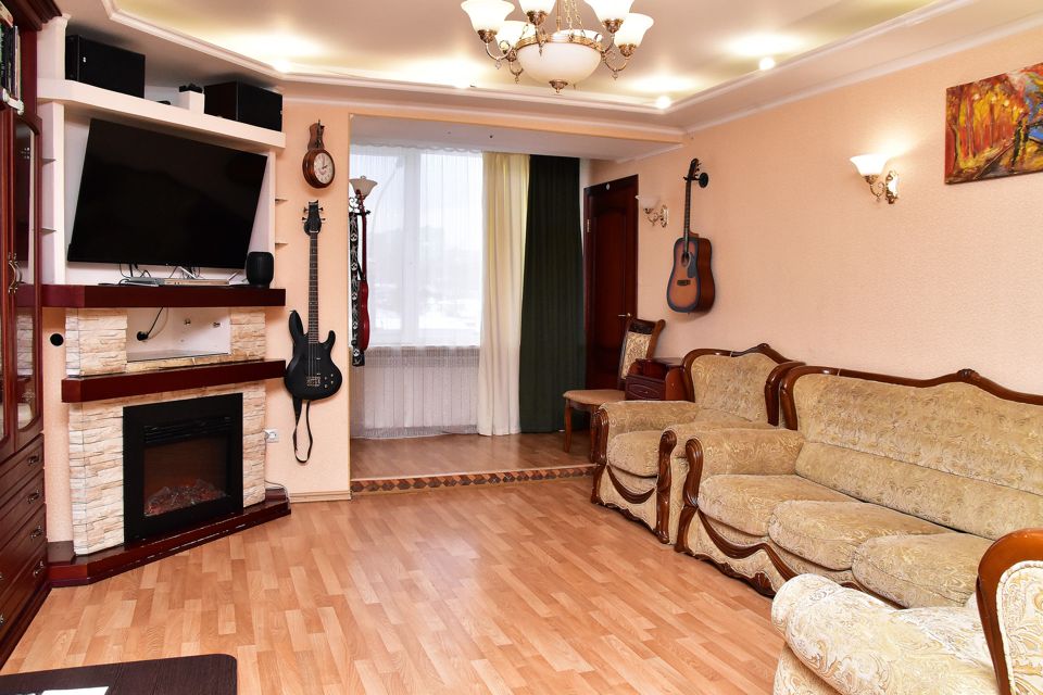 Продаётся 4-комнатная квартира, 71.8 м²