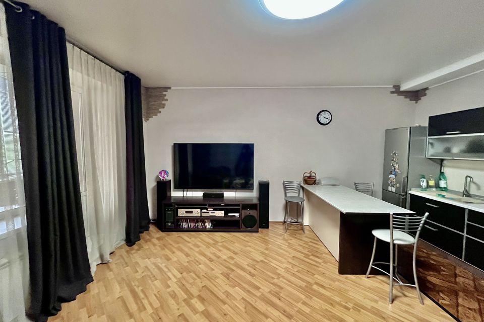 Продаётся 3-комнатная квартира, 91 м²