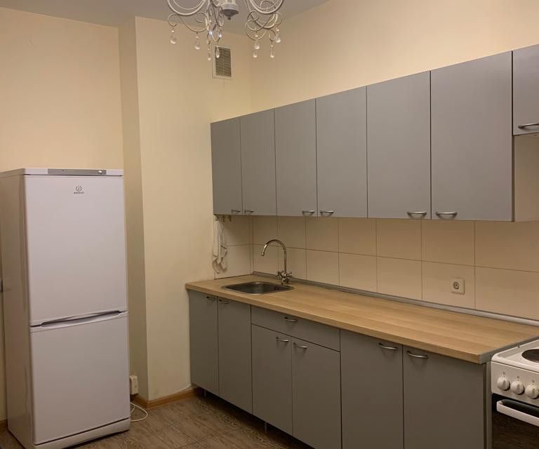 Сдаётся 1-комнатная квартира, 42 м²