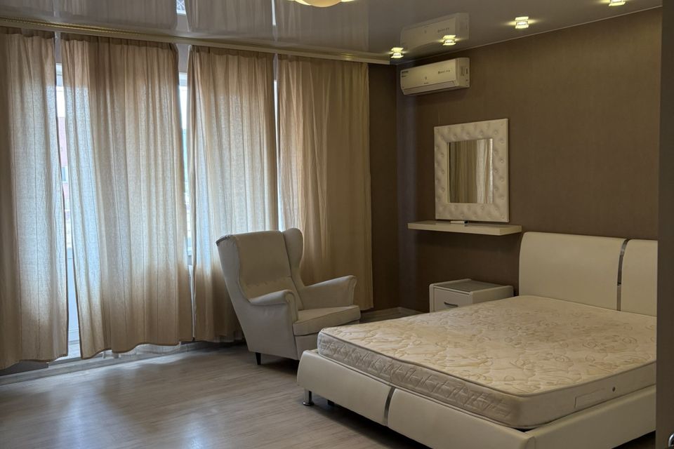 Продаётся 2-комнатная квартира, 70.2 м²