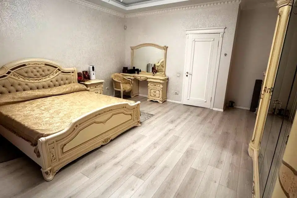 Продаётся 2-этажный дом, 286 м²