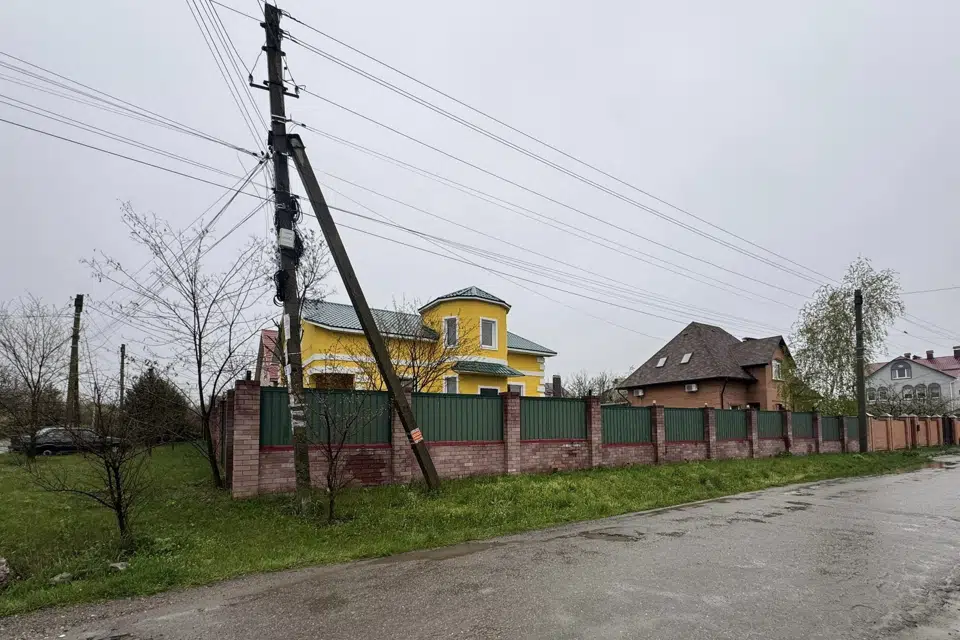 Продаётся 2-этажный дом, 200 м²