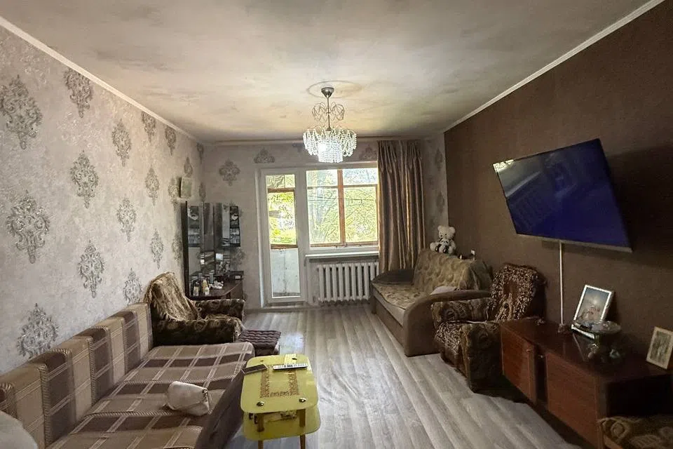 Продаётся 4-комнатная квартира, 80 м²