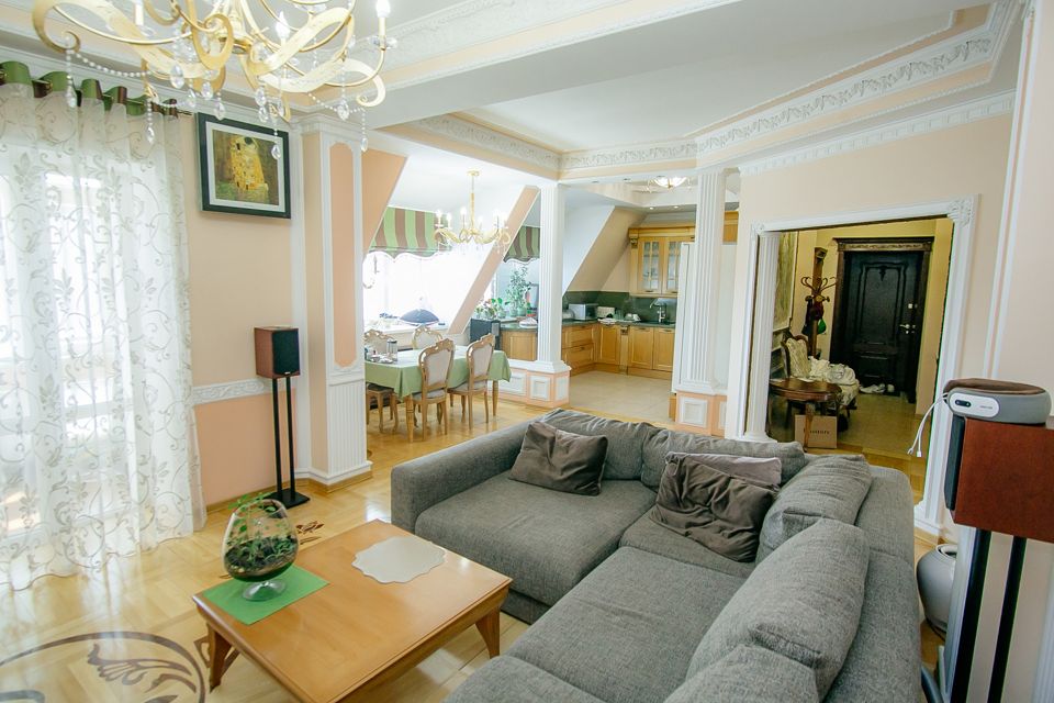 Продаётся 3-комнатная квартира, 123 м²