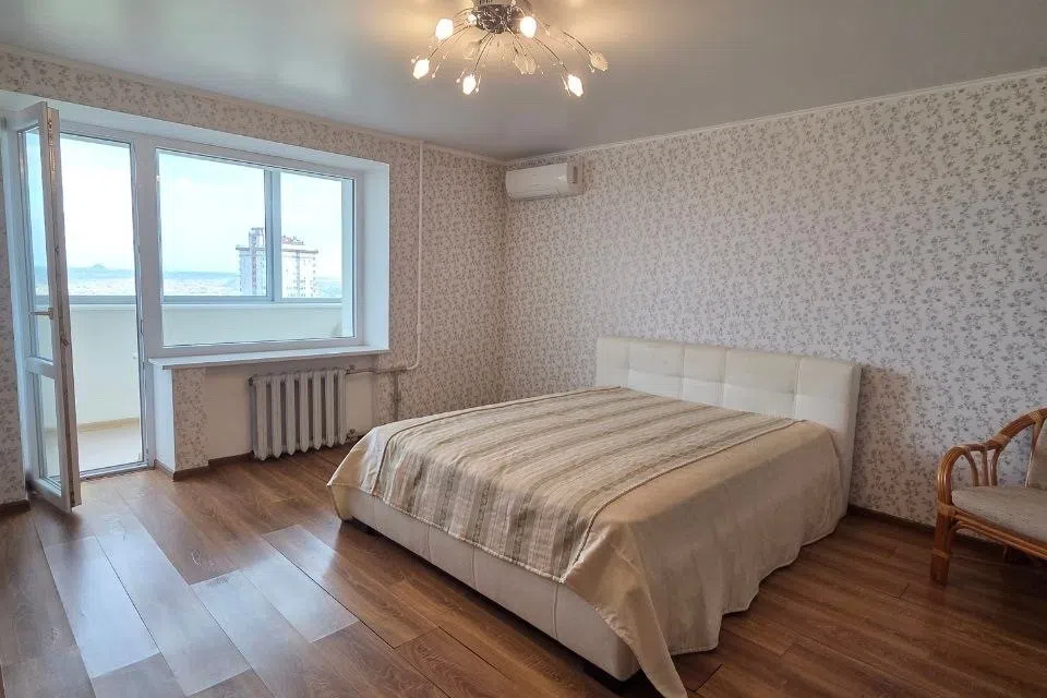 Продаётся 4-комнатная квартира, 100 м²