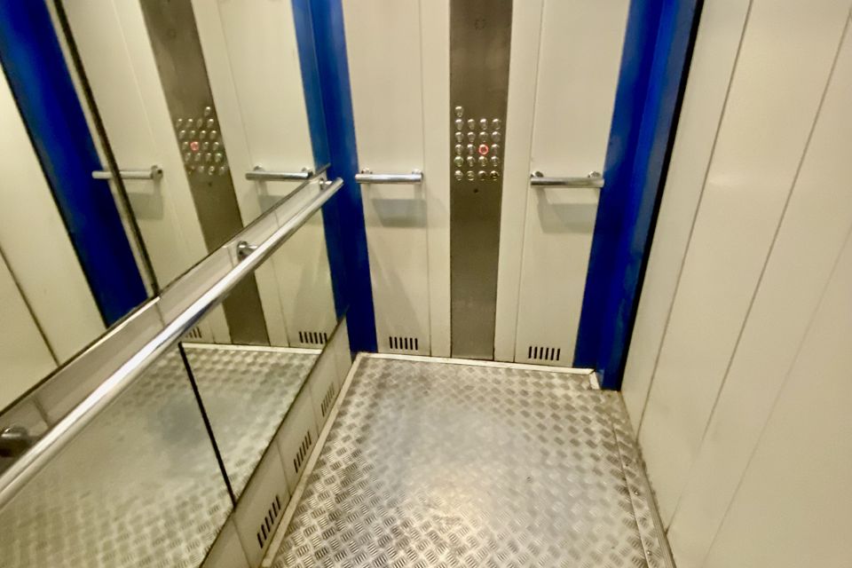 Продаётся 1-комнатная квартира, 42 м²