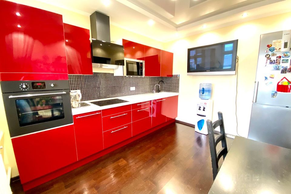 Продаётся 2-комнатная квартира, 69.9 м²