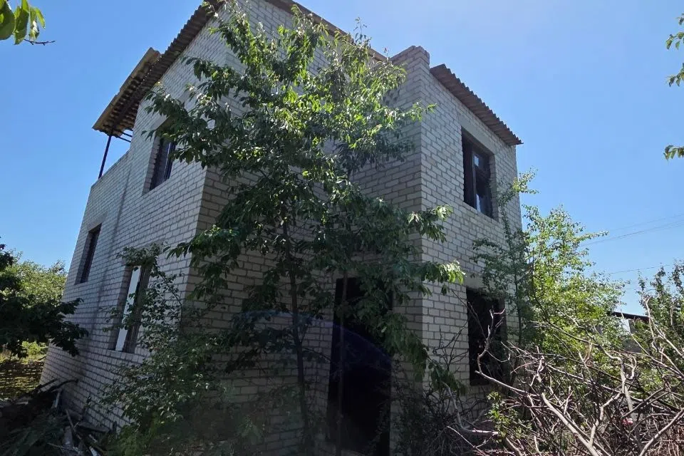 Продаётся 3-этажный дом, 250 м²