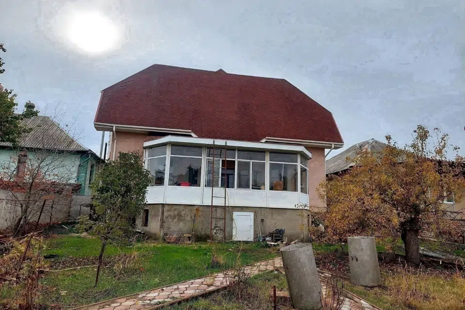 Продаётся 2-этажный дом, 335 м²