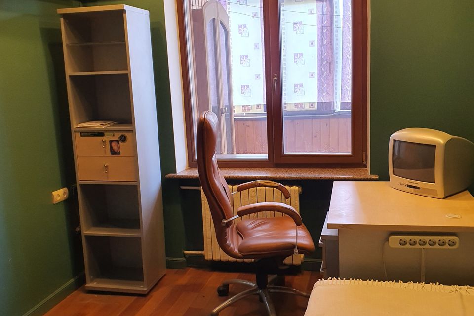 Продаётся 4-комнатная квартира, 76.7 м²
