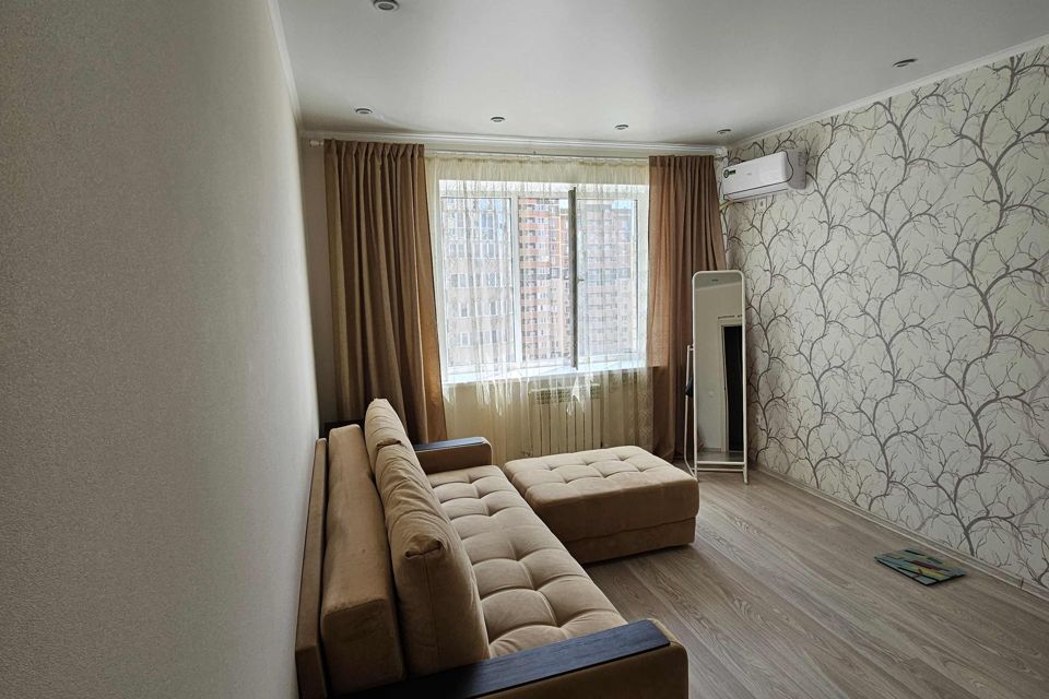 Продаётся 1-комнатная квартира, 42 м²