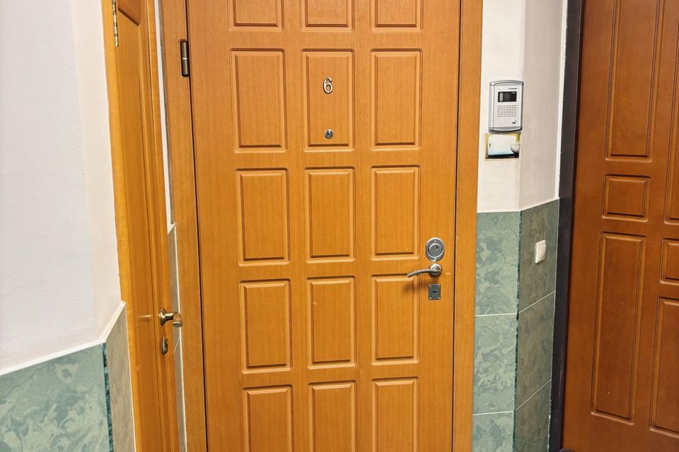 Продаётся 4-комнатная квартира, 145.8 м²