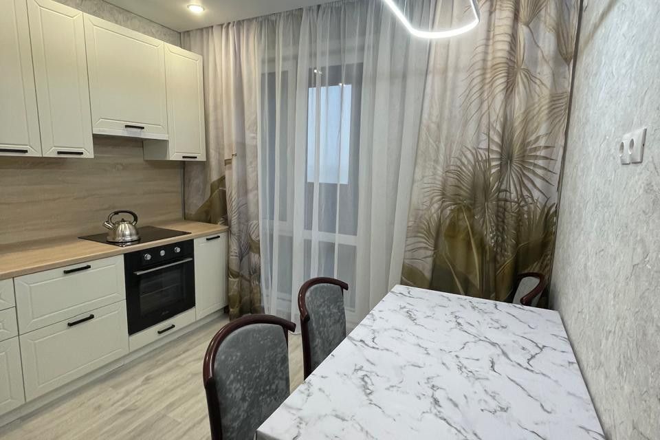 Сдаётся 2-комнатная квартира, 60.5 м²