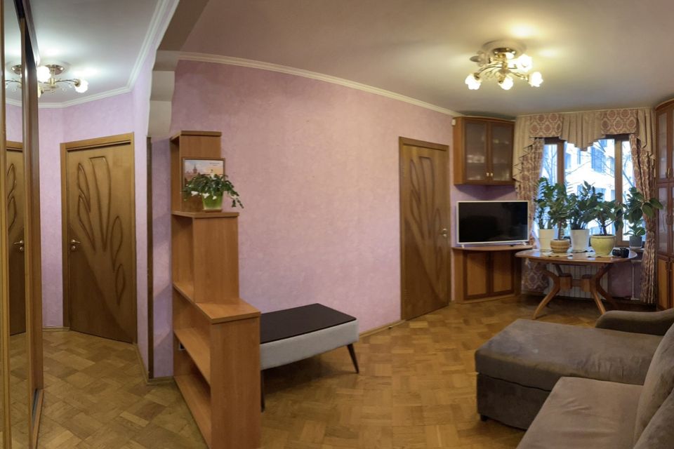 Продаётся 4-комнатная квартира, 69 м²