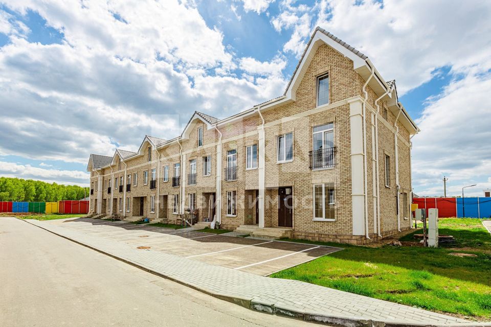 Продаётся 4-комнатная квартира, 167 м²