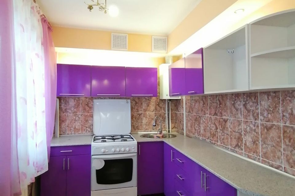 Продаётся 4-комнатная квартира, 62 м²
