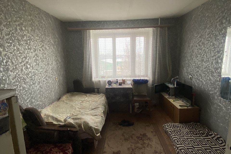 Продаётся 4 комнаты в 4-комн. квартире, 13 м²