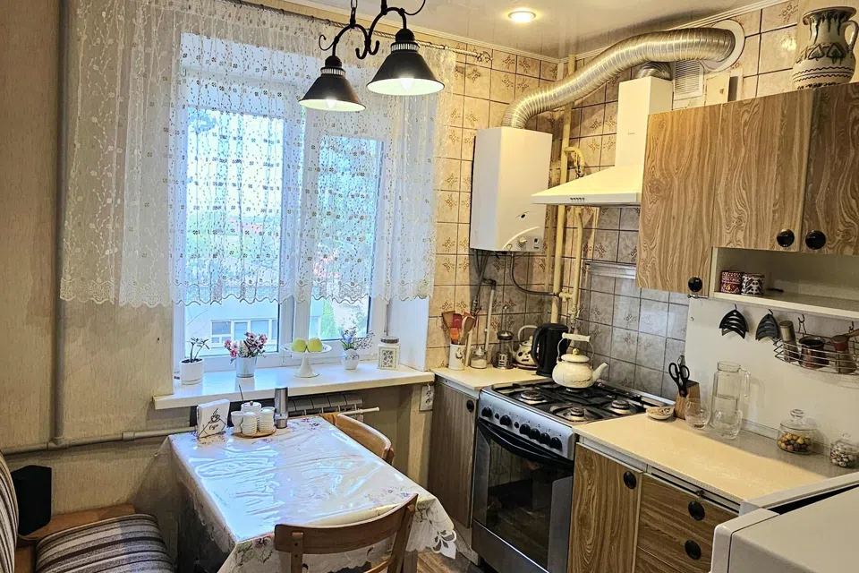 Продаётся 3-комнатная квартира, 56 м²
