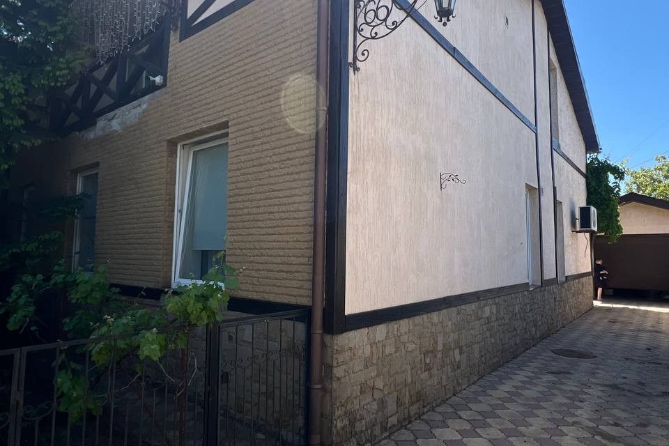 Продаётся 2-этажный дом, 329 м²