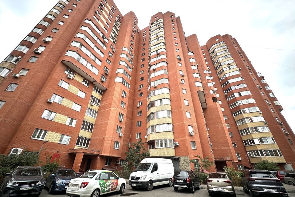 Продаётся 3-комнатная квартира, 104 м²