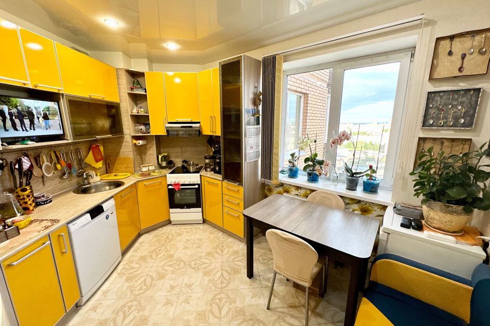 Продаётся 2-комнатная квартира, 55.8 м²