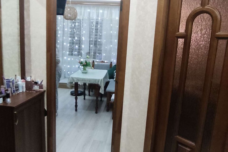 Продаётся 1-комнатная квартира, 42 м²