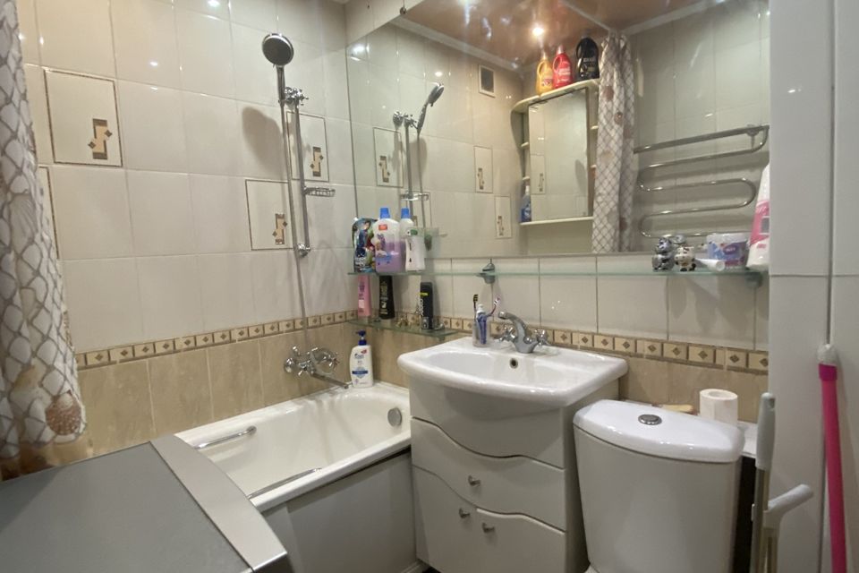 Продаётся 3-комнатная квартира, 58.4 м²