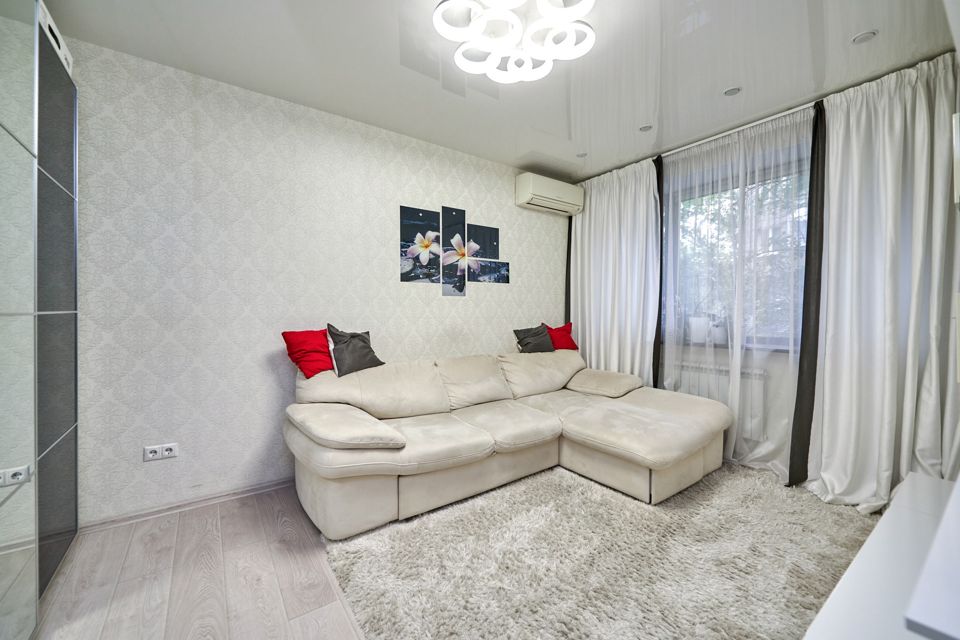 Продаётся 3-комнатная квартира, 43.7 м²