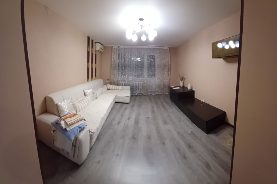 Продаётся 4-комнатная квартира, 76 м²