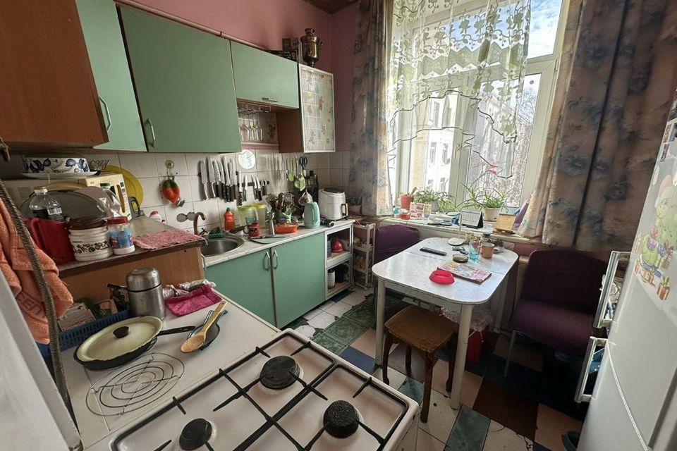 Продаётся комната в 4-комн. квартире, 20 м²