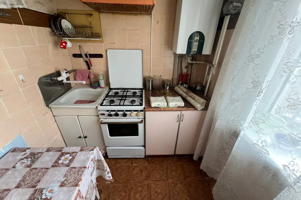 Продаётся 4-комнатная квартира, 68 м²
