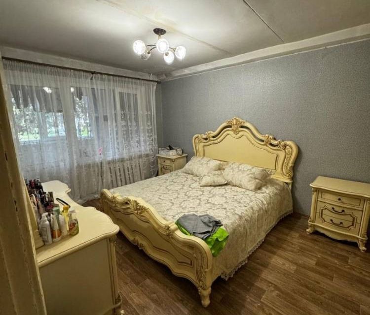 Продаётся 4-комнатная квартира, 76 м²