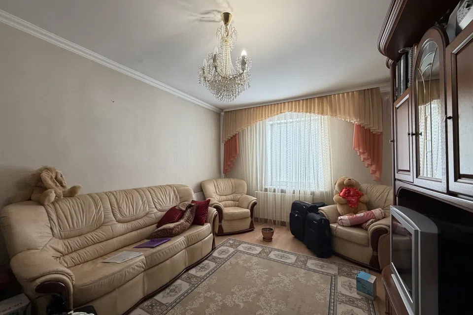 Продаётся 4-комнатная квартира, 90 м²