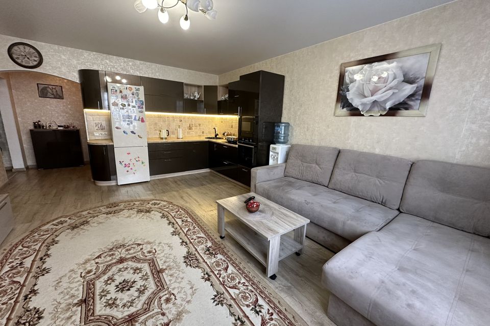 Продаётся 3-комнатная квартира, 75.8 м²