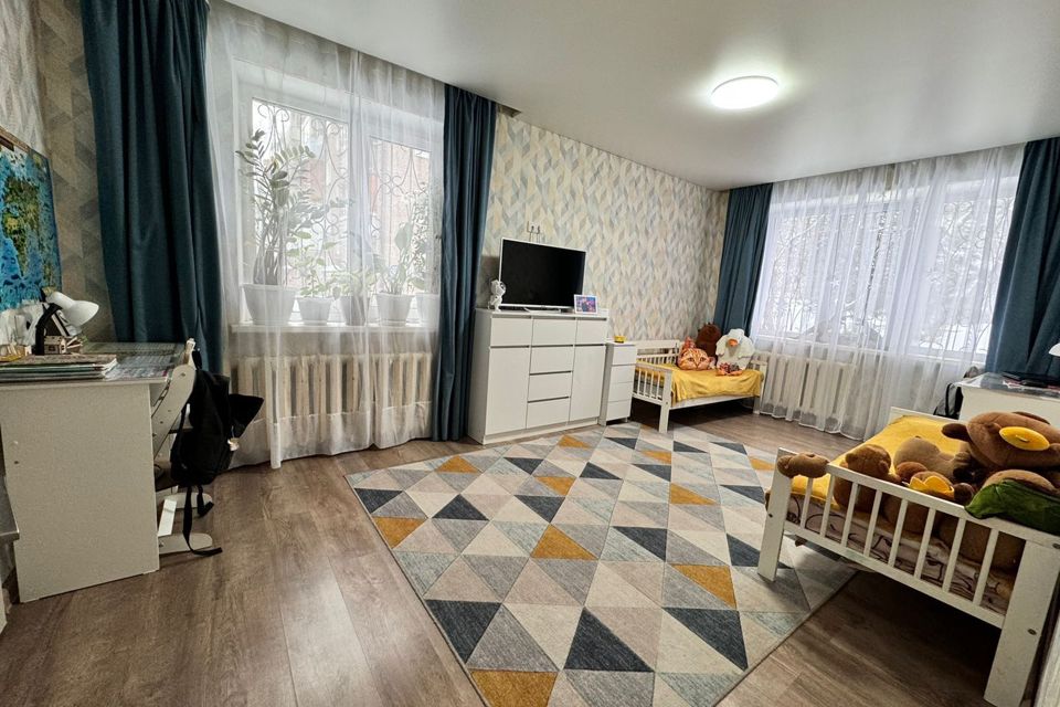 Продаётся 3-комнатная квартира, 57.6 м²
