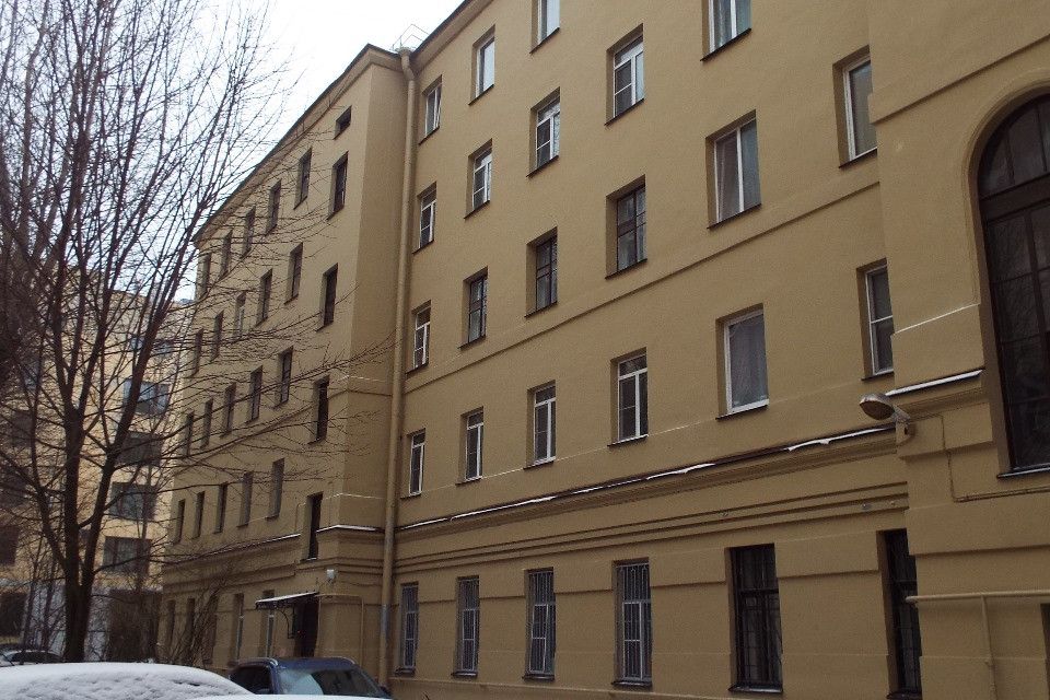 Продаётся комната в 4-комн. квартире, 18 м²