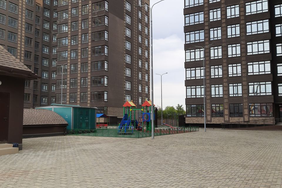 Продаётся 2-комнатная квартира, 90.7 м²