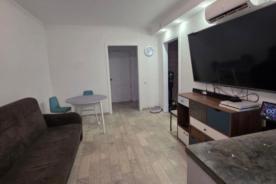Продаётся 5-комнатная квартира, 94 м²