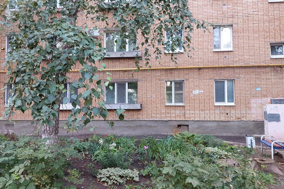 Продаётся 4-комнатная квартира, 65.5 м²