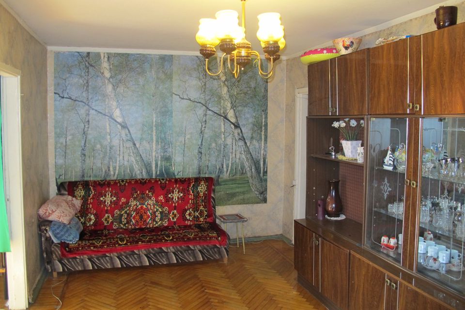 Продаётся 4-комнатная квартира, 60.8 м²
