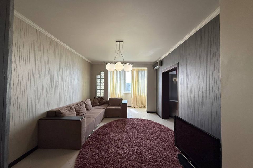 Продаётся 4-комнатная квартира, 110 м²