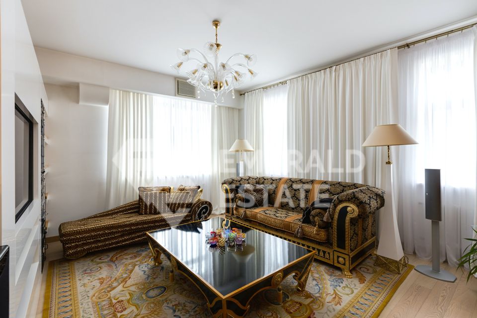 Продаётся 2-комнатная квартира, 128.6 м²