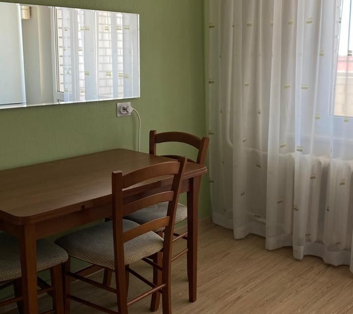 Сдаётся 2-комнатная квартира, 57 м²