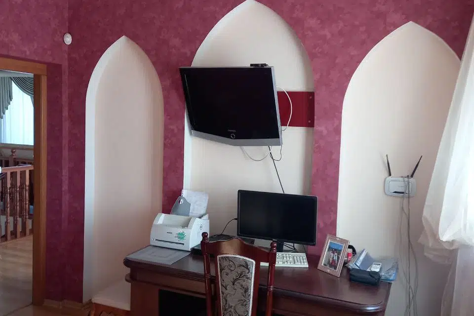 Продаётся 2-этажный дом, 485 м²