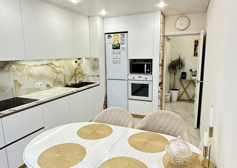Продаётся 3-комнатная квартира, 74 м²