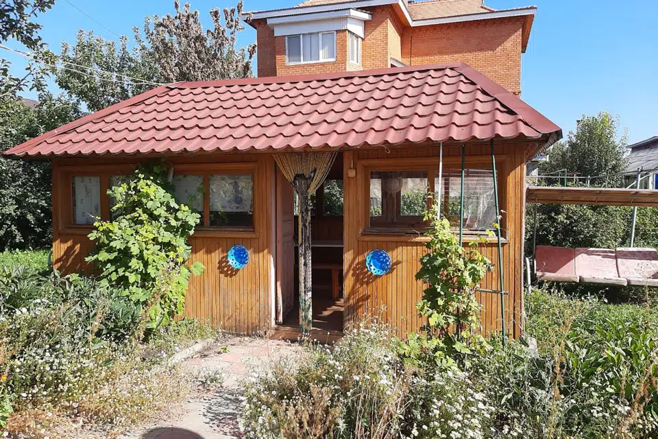 Продаётся 3-этажный дом, 240 м²
