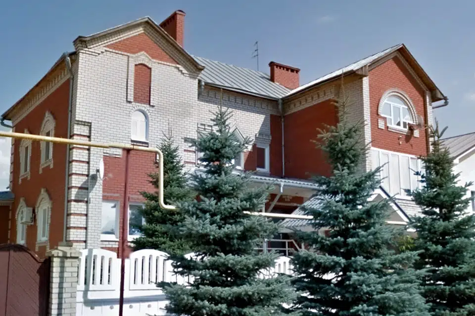 Продаётся 4-этажный дом, 500 м²