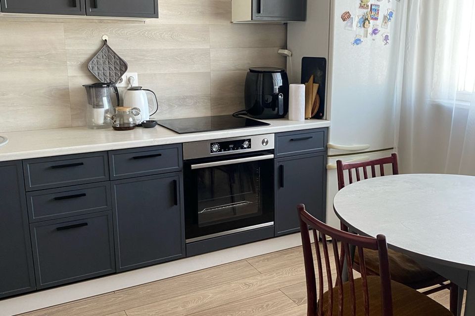 Продаётся 2 комнаты в 3-комн. квартире, 25.8 м²