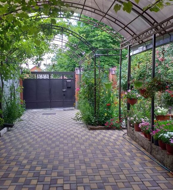 Продаётся 2-этажный дом, 182 м²